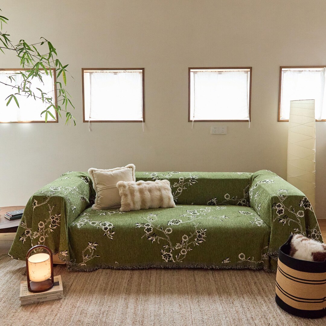 Radiant Blossom Quilted Sofa Cover GFTOQM4250 main image 0