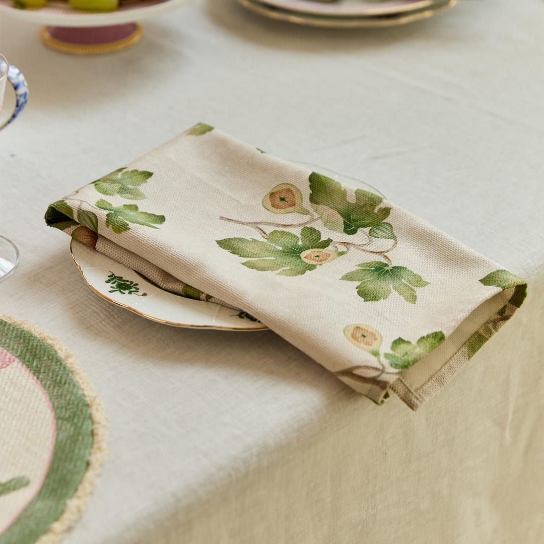 SET OF FOUR Cloth Napkins, Floral Pattern Napkins, Spring Table Decor ...