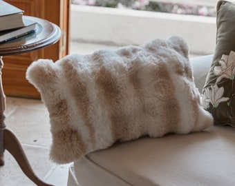 Set of 2 Piece 22x22 Inch Bright White Faux Fur Cushion Pillow
