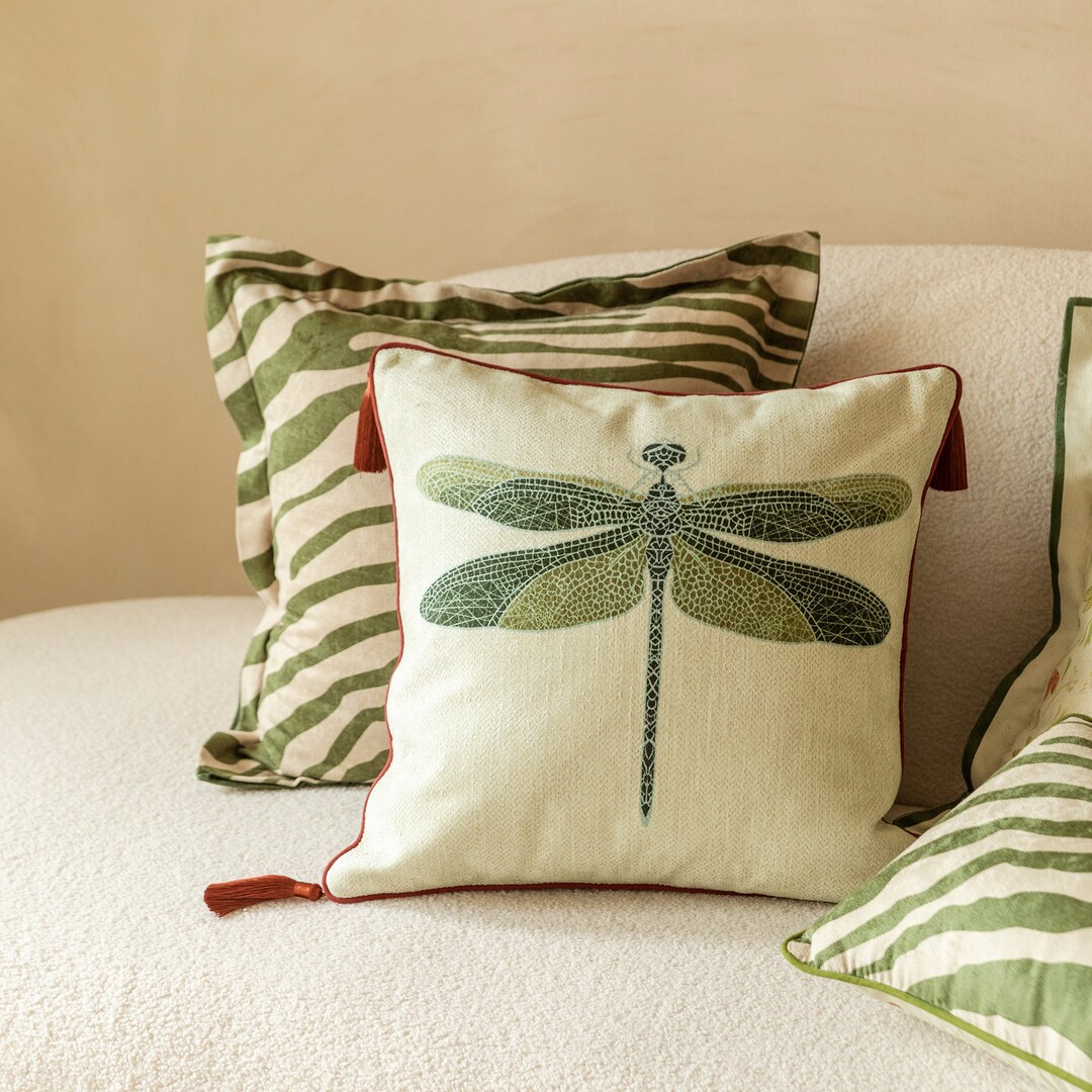 Dragonflies Green Throw Pillow Cover, Animal Print Decor Cushion Covers