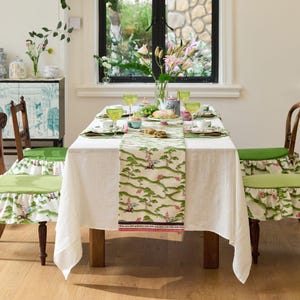 Runner da tavolo fatto a mano con aquilone di carta primaverile, decorazione da pranzo in ciniglia boho con arte popolare, regalo di nozze personalizzato e decorazione per la casa per inaugurazione della casa