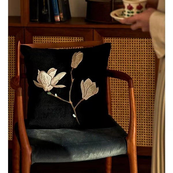 Housse de coussin brodée de fleurs et de branches de style français classique, taie d'oreiller noire et blanche avec points délicats pour intérieur/extérieur