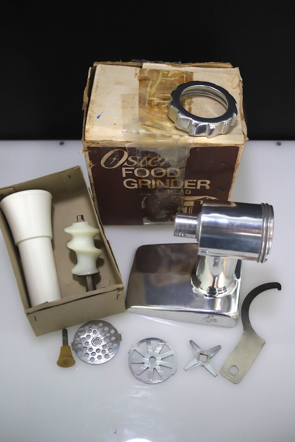 Oster Food Meat Grinder Model 480 Series E, With Extra Grinder Head and