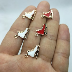 14 * 15mm Cartoon Patins à glace Charms Or Émail Blanc Rouge Charme Pendentif pour Bracelet Bricolage d’oreilles Collier Bijoux Faire 10 30 Pcs