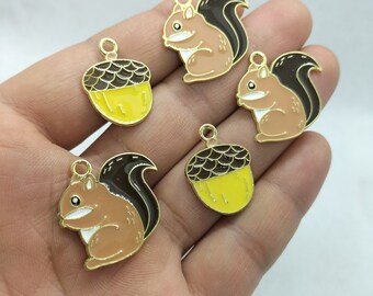 Cartoon Squirrel Enamel Charm Animal Pine cones Charms Pendant for Bracelet DIY Earring Necklace Key Chain Jewelry Accessories 10 30 Pcs