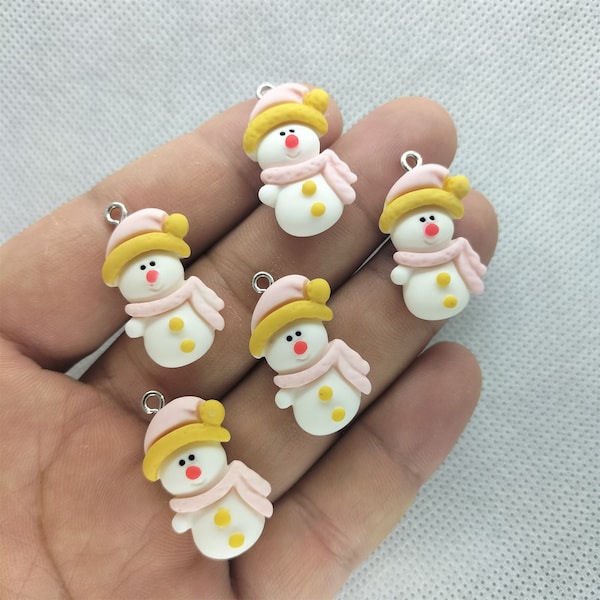 15 * 27mm 3D Résine Bonhomme de Neige Charme Dessin Animé Chapeau de Noël Charms Pendentif pour BRICOLAGE Boucle d’oreille Collier Porte-clés Bijoux Fabrication Accessoires Matériel