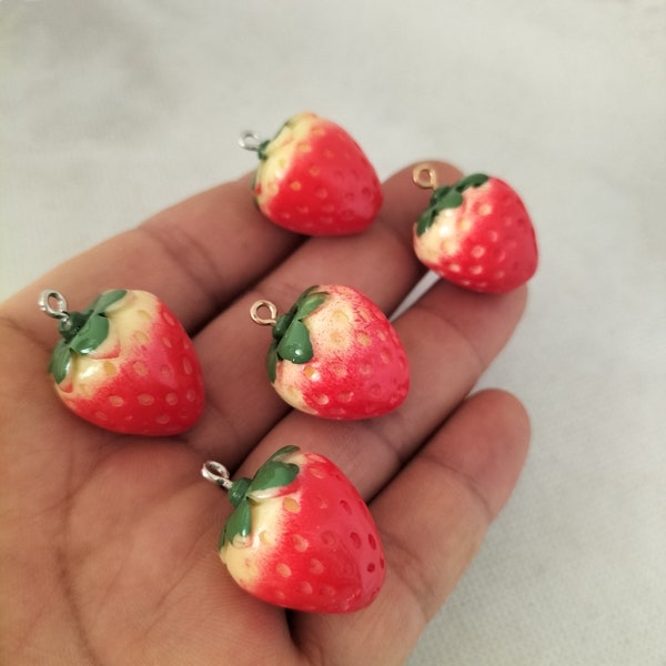 19 * 22mm Cartoon Fruit Charm Resin Strawberry Charms Pendentif pour BRICOLAGE Boucle d’oreille Collier Porte-clés Bijoux Fabrication Accessoires 10 30 Pcs