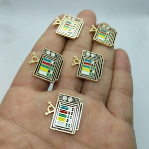 Ciondolo in metallo smaltato a forma di cartone animato televisivo, 20*20 mm, per bracciale, orecchini, collana, portachiavi, accessori fai da te, 10-30 pezzi.