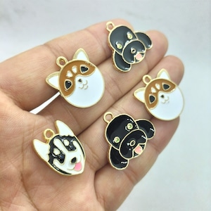 Emaille dier Husky Charm Cartoon Teddy Akita Hond Charms Hanger voor Armband DIY Oorbel Ketting Sleutelhanger Maken Accessoires 10 30 Stuks