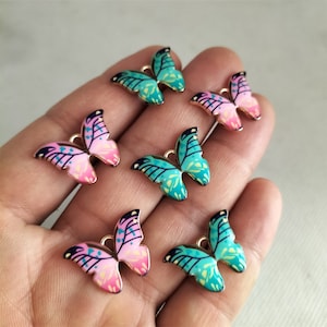 15 * 21mm Cartoon Butterfly Charms Goud Emaille Dierlijke Insect Charm Hanger voor Armband DIY Oorbel Ketting Sieraden Maken 10 30 Stuks