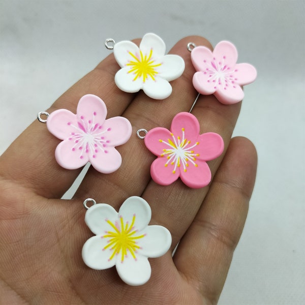 25mm Resin Flower Petal Charm Cartoon Leaves Charms Pendant for DIY Earring Necklace Key Chain Jewelry Making Accessories 10 30 Pcs