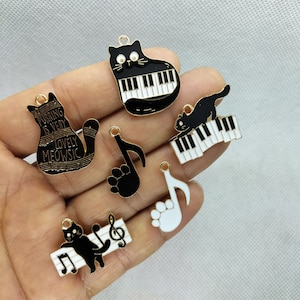 Cartoon Kat Emaille Charm Dier Huisdier Muzieknoot Charms Hanger voor Armband DIY Oorbel Ketting Sleutelhanger Sieraden Accessoires 10 30 stks
