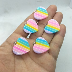 23*25mm Rainbow Heart Charm Resin Heart Charms Pendant for DIY Earring Necklace Key Chain Jewelry Making Accessories Material