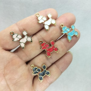 17*20 mm Cartoon Hond Emaille Bedel Goud Metaal Poedel Charms Hanger voor Armband DIY Oorbel Ketting Sleutelhanger Armband accessoires 10 30 Pcs