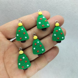 16*28mm Resin Tree Charm Cartoon Christmas Tree Charms Pendant for DIY Earring Necklace Key Chain Jewelry Making Accessories 10 30Pcs