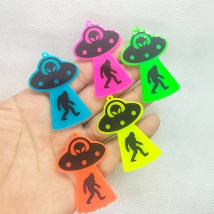 5 Style Acrylic UFO Spaceship Charm Cartoon Animal Alien Spacecraft Charms Pendant for DIY Earring Necklace Jewelry Making Accessories