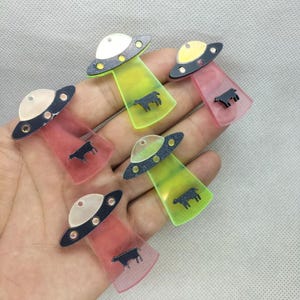 33*43mm Acrylic UFO Spaceship Charm Cartoon Animal Spacecraft Charms Pendant for DIY Earring Necklace Key Chain Jewelry Making Accessories