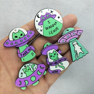 5 Style Acrylique UFO Spaceship Charm Cartoon Animal Spacecraft Charms Pendentif pour DIY Boucle d’oreille Collier Porte-clés Bijoux Fabrication Accessoires