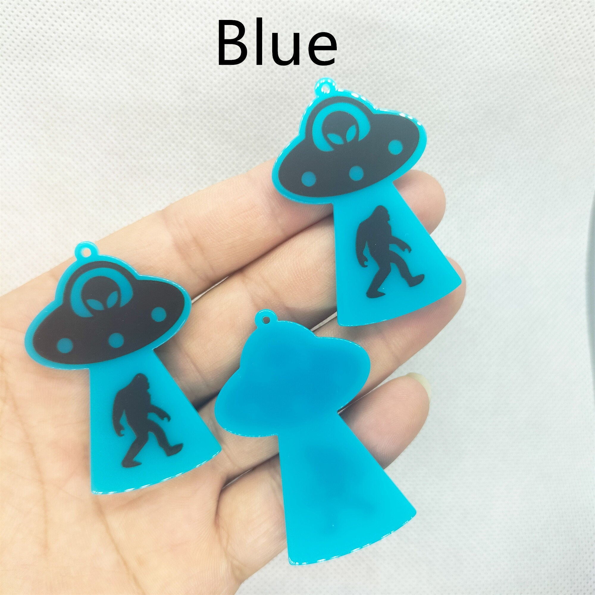 5 Style Acrylic UFO Spaceship Charm Cartoon Animal Alien Spacecraft ...
