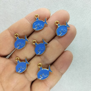 15*17mm Gold Enamel Shark Animal Fish Charm Cartoon Whale Charms Pendant for Bracelet DIY Earring Necklace Key Chain Accessories 10 30 Pcs