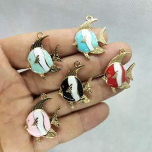 22*27mm Emaille Dier Tropische Vis Charm Cartoon Oceaan Vis Charms Hanger voor Armband DIY Oorbel ketting Sleutelhanger Accessoires 10 30 stks