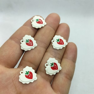 16 * 16mm spray verf hart charme emaille fruit strawbery charms hanger voor diy oorbel ketting sleutelhanger sieraden accessoires 10 30pcs