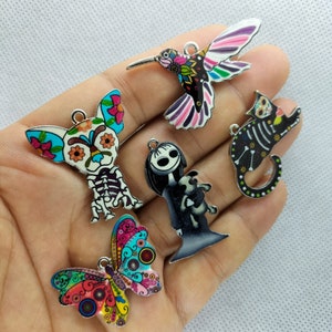 Halloween Animal Series Enamel Charm Cartoon Puppy Cat Bird Skull Charms Pendentif pour BRICOLAGE Boucle d’oreille Bracelet Collier Porte-clés Fabrication de bijoux