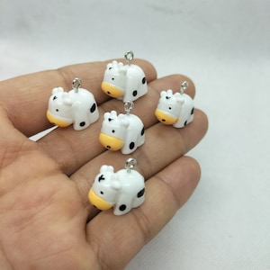 15*17mm Resin Cow Charm Cartoon Animal Charms Pendant for DIY Earring Necklace Key Chain Jewelry Making Accessories Material