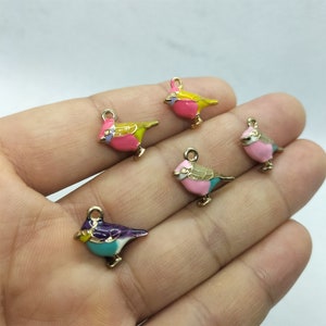 15 * 17mm Cartoon EksterMus Emaille Charme Dier Vogel Charms Hanger voor Armband DIY Oorbel Ketting Sleutelhanger Charm 10 30 Stuks