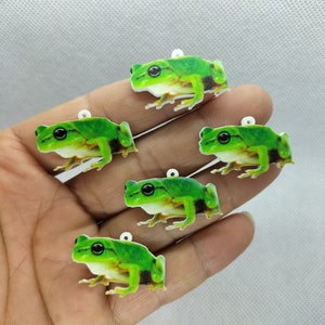 15*21 mm harts djurgroda berlock tecknad groda berlocker hänge för gör-det-själv örhängen nyckelring armband smyckestillverkning tillbehör material 10 30 st