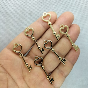11 * 36mm Cartoon Hart Key Charm Gouden Holle Charms Hanger voor Armband Oorbel Ketting Sleutelhanger Sieraden Accessoires 10 30 Stuks