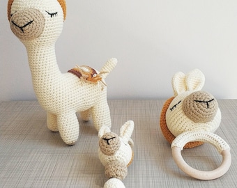 Crochet Camel Kinderwagenkette, Rassel- und Schnullerhalter-Set, Custom Baby Schnullerclip, Crochet Camel