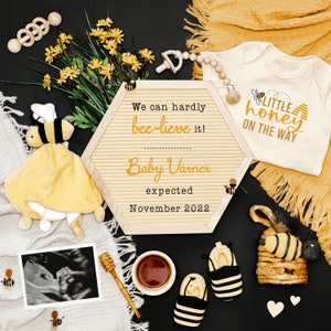 Bumble Bee Pregnancy Announcement: Customizable Social Media Image (Digital Download)