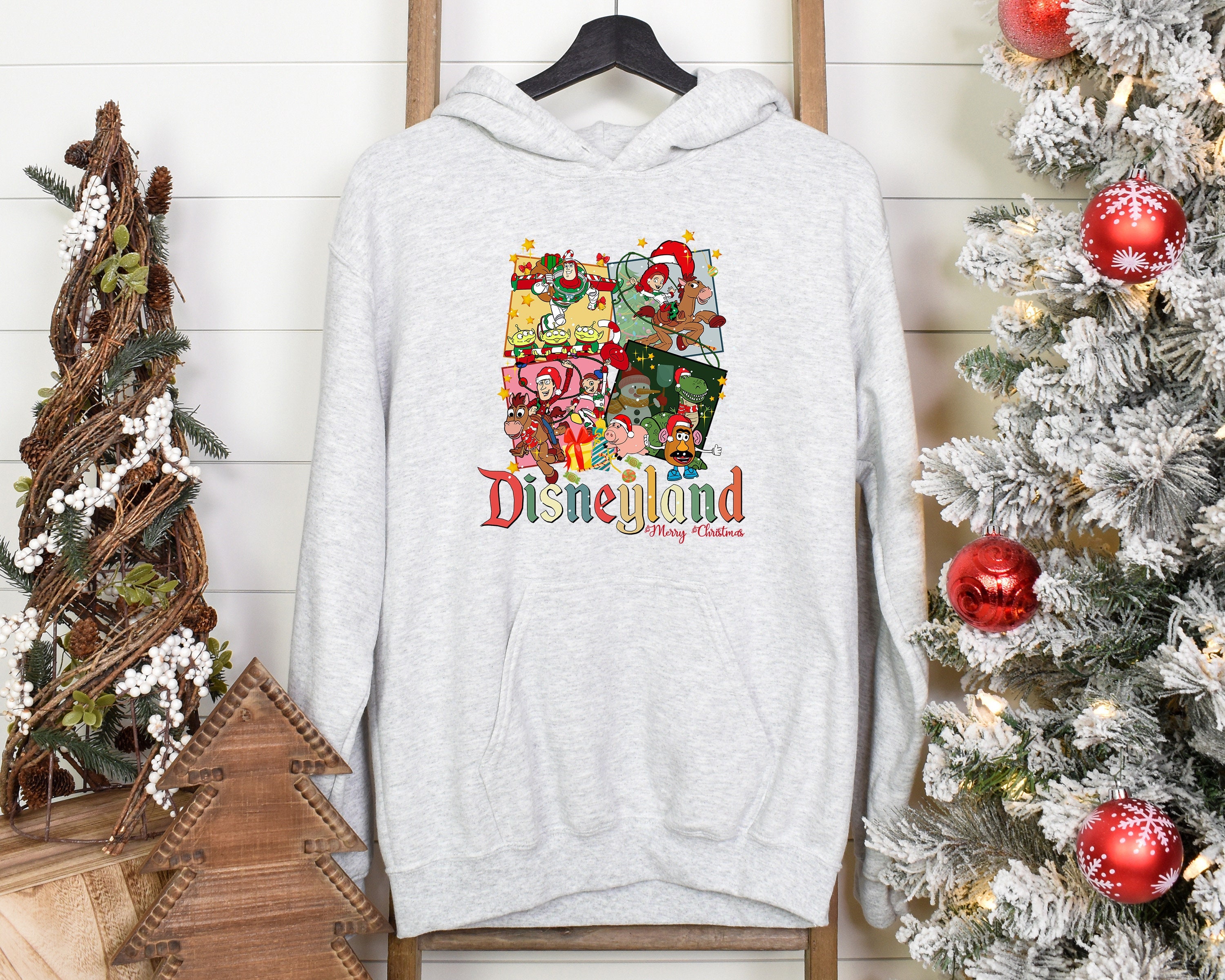 Discover Retro Toy Story Weihnachten, Retro Toy StoryHoodie