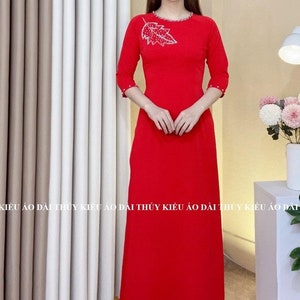 Áo dài nữ truyền thống đẹp - Áo dài thiết kế AT68 nền đỏ đính pha lê chiếc lá -  Red Ao Dai Viet Nam - Pre-made AO DAI Viet nam