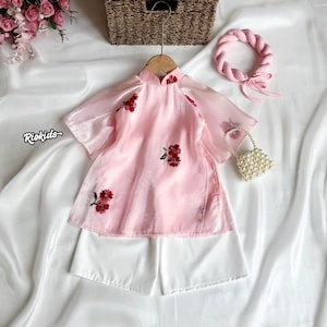 Ao dai for girls with hand-embroidered motifs -Áo dài cho bé gái họa tiết thêu tay thủ công - Ao Dai For Baby