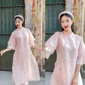 Áo Dài Cách Tân Lụa Tơ Thêu Hoa Nổi - Innovatieve roze Ao Dai met geborduurde bloemen - kant-en-klare Ao Dai Tet Vietnam, Ao Dai Bride