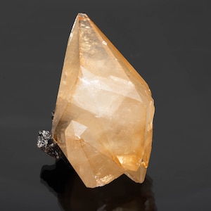 Elmwood Calcite from Tennessee, USA / 902g 14.9 × 9.8 × 6.4 (cm)
