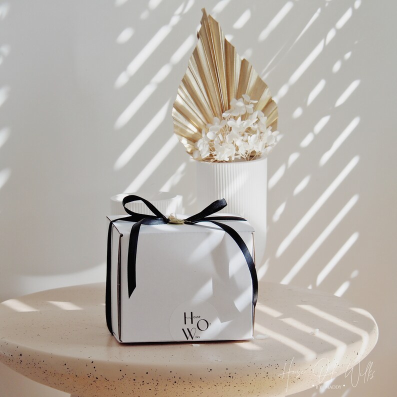 Handmade Medium Round Heat Resistant Dish Jesmonite Unisex Gifts