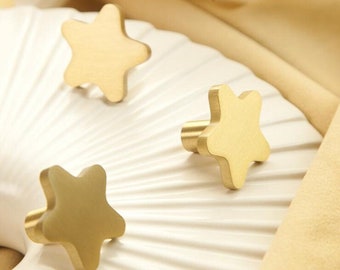 Pomelli per mobili a stella in ottone opaco: maniglie moderne per mobili e cassettiere in oro