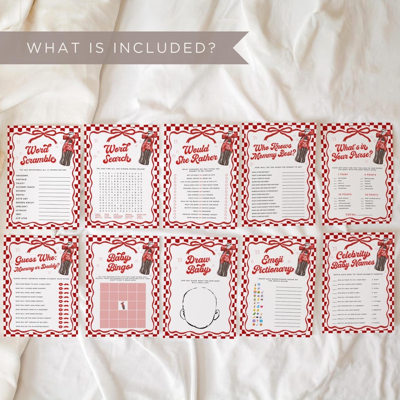 Peut inclure: Un ensemble de dix cartes de jeux pour une baby shower, avec des bordures &agrave; carreaux rouges et blancs. Chaque carte pr&eacute;sente un jeu diff&eacute;rent, comme "Word Scramble", "Word Search" et "Baby Bingo". Le texte "WHAT IS INCLUDED?" est en haut.