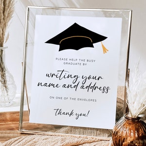 Hilfe The Busy Graduate Sign, Graduierung 2025 Table Signage, druckbare Abschlussfeier Schild, Adresse das Umschlagschild 8x10 Digital Download