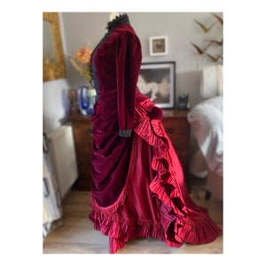 Red  Velvet Victorian Gothic Dress, Victorian  Bustle Dress, Victorian costume, Steam Punk dress, Halloween Dracula Dress