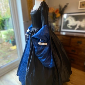 Elizabethan dress, Anne Boyeln Dress, Ready  Made Size M