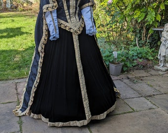 Black Elizabethan dress, Mary Queen Of Scott’s  Dress