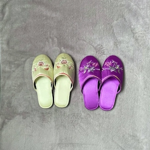 Round toe shop flat mules
