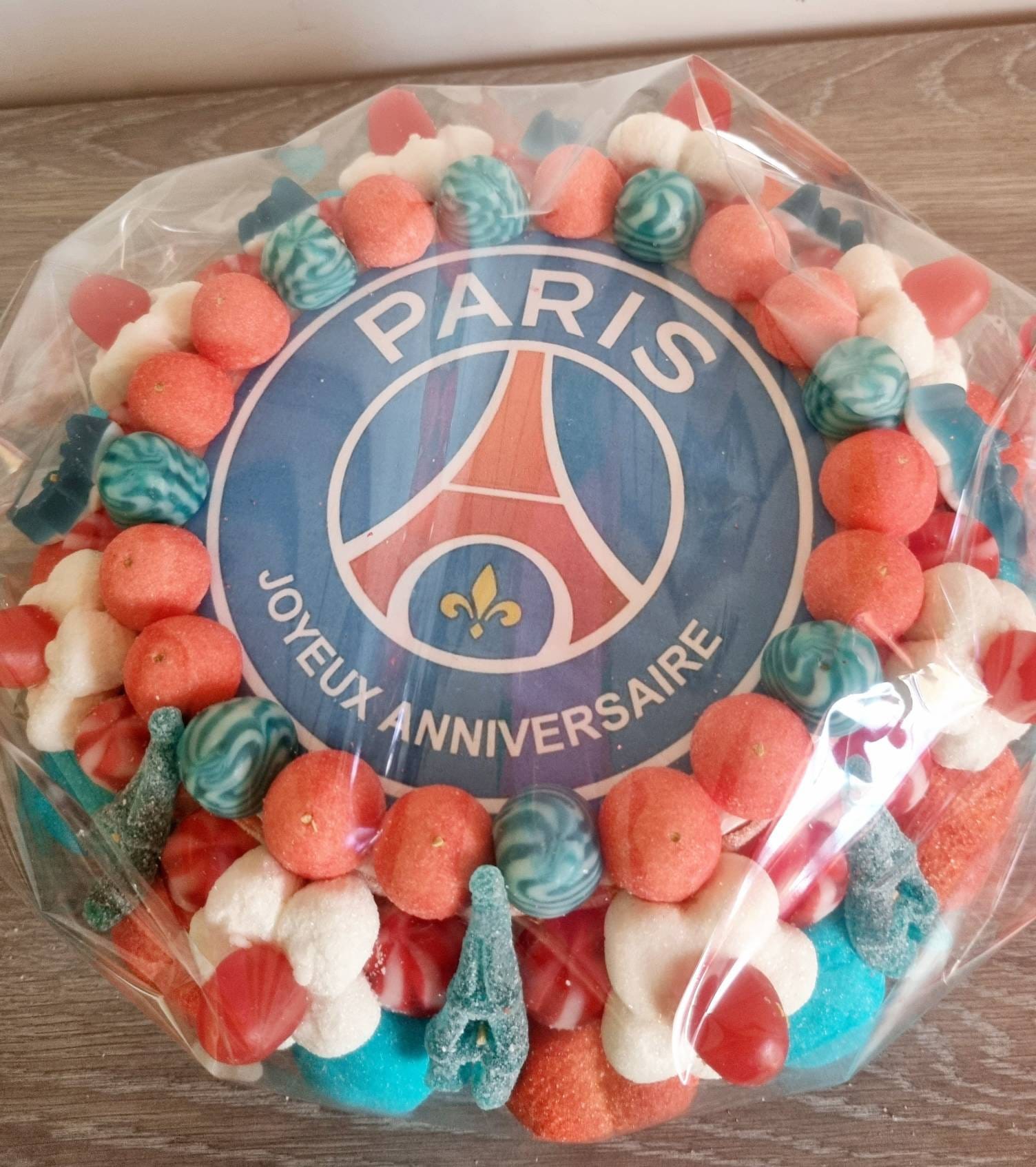 Gâteau de bonbons PSG Fan de Paris fait main -  France