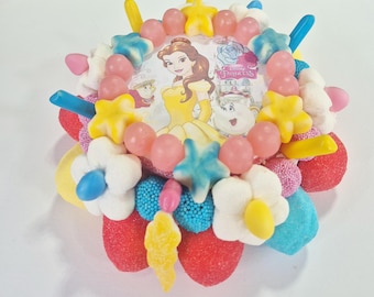 Bolo de princesa feito à mão para qualquer ocasião, aniversário, presente, criança, menina. Ideal para fazer bolos artesanais.