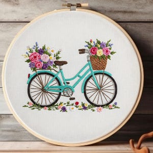 Floral Fahrrad Stickdatei: Modernes DIY Wohnaccessoire (PDF Download)
