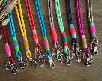 Schlüsselband * Summer Vibes * aus Tau | Ausweisband | Schlüsselanhänger mit Karabiner und Schlüsselring | neon bunt mit Charm Anhänger